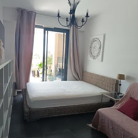 T2 Imperial Apartment *